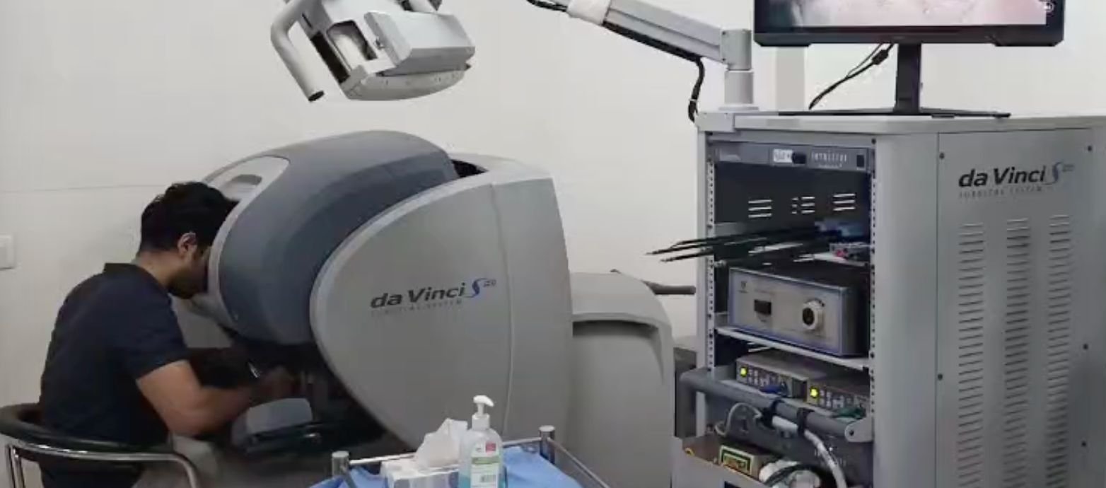 Gynaecological Laparoscopic and Robotic Surgery